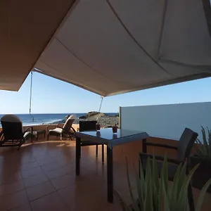 Apartment Sunrise Directly At The Sea, La Mareta